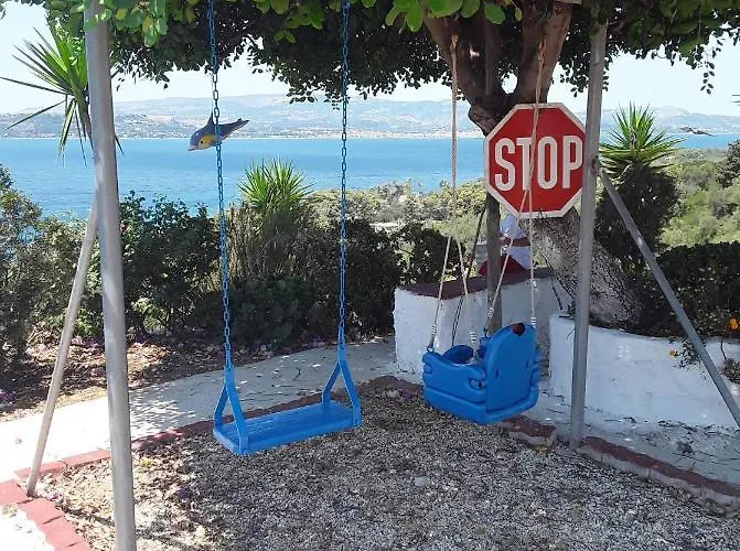 Elenh House * 阿尔戈斯托利翁