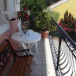 Elenh House Апартаменты