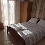 Апартаменты Elenh House